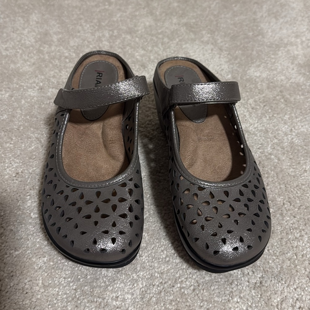 Rialto Gray clogs sz 6.5 - Picture 4 of 7